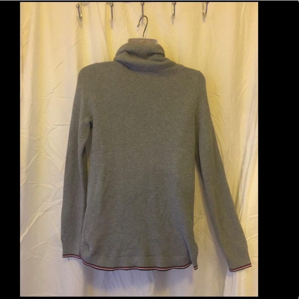 Tommy Hilfigre Turtle Neck - Picture 2 of 3